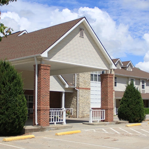 Exterior shot of Vintage Park Assisted Living's front entrance.