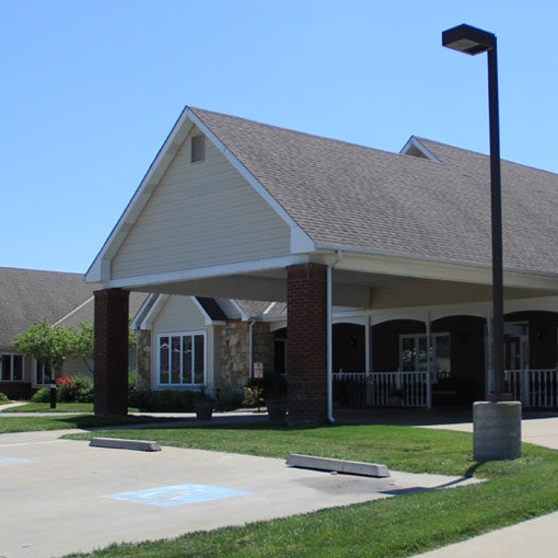 Exterior shot of Vintage Park Assisted Living's front entrance.