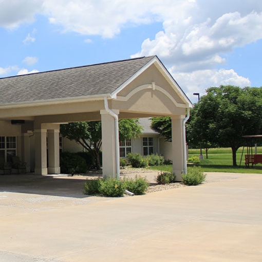 Exterior shot of Vintage Park Assisted Living's front entrance.