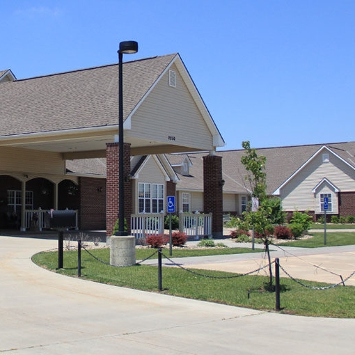 Exterior shot of Vintage Park Assisted Living's front entrance.