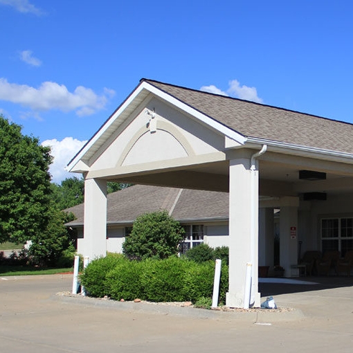 Exterior shot of Vintage Park Assisted Living's front entrance.