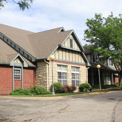 Exterior shot of Vintage Park Assisted Living's front entrance.