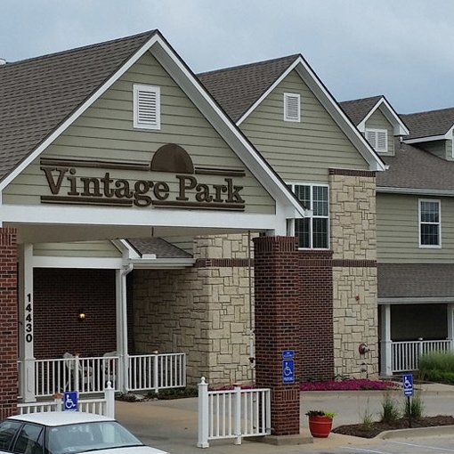 Exterior shot of Vintage Park Assisted Living's front entrance.